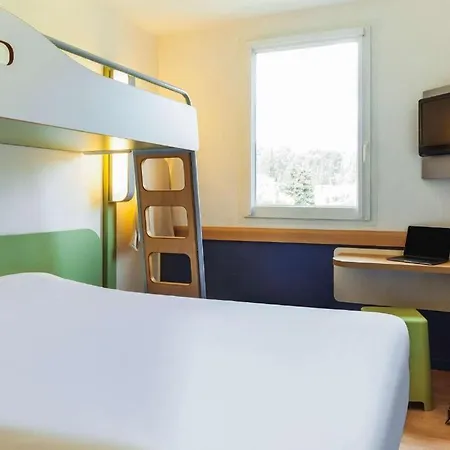 Hotel Logis De Port D'alon - St Cyr Sur