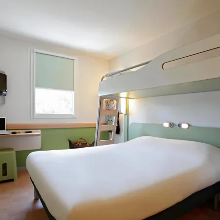 Hotel Logis De Port D'alon - St Cyr Sur