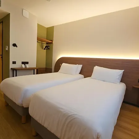 Logis De Port D'alon - St Cyr Sur 酒店 滨海圣西尔