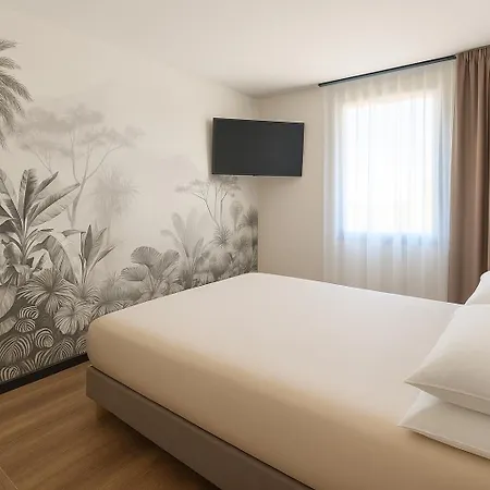 Logis De Port D'alon - St Cyr Sur 3*
