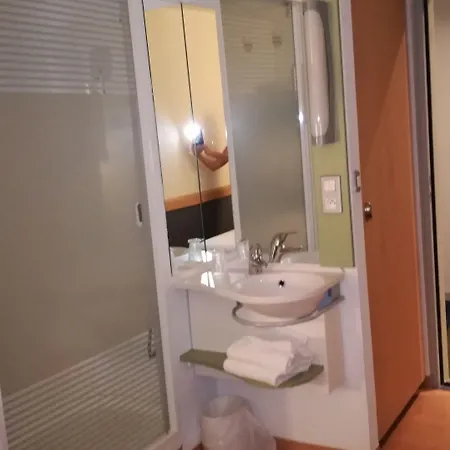 Logis De Port D'alon - St Cyr Sur 酒店