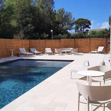 酒店 Logis De Port D'alon - St Cyr Sur 滨海圣西尔