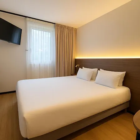 Logis De Port D'alon - St Cyr Sur 3*