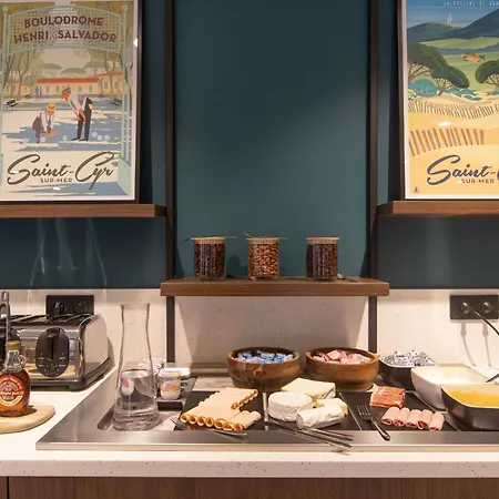 Logis De Port D'alon - St Cyr Sur 酒店