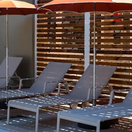 Logis De Port D'alon - St Cyr Sur Hotel 3*