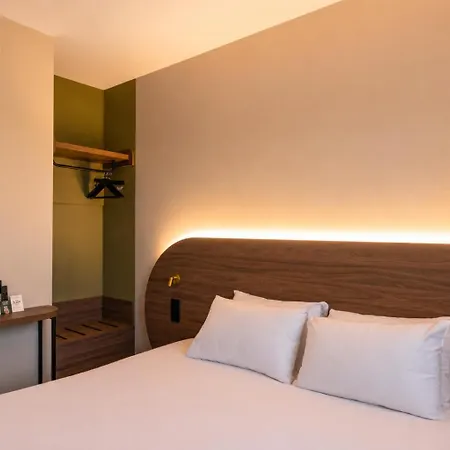 Hotel Logis De Port D'alon - St Cyr Sur Saint-Cyr-sur-Mer