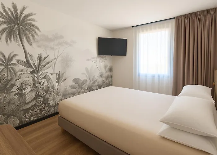 Logis De Port D'alon - St Cyr Sur 3*