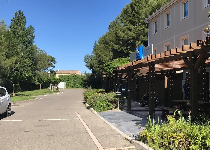 Hotel Logis De Port D'alon - St Cyr Sur