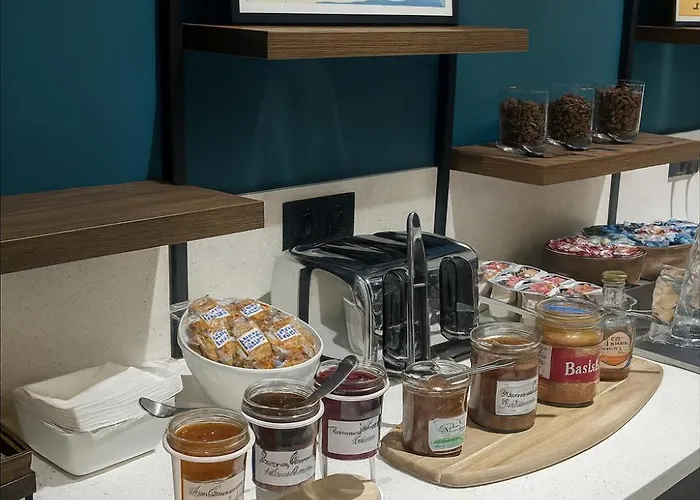 Logis De Port D'alon - St Cyr Sur Hotel 3*